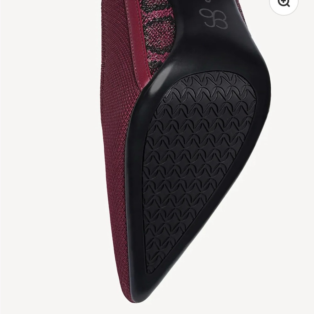 SerpentChic Pointed Toe Heeled Pumps - Picture 6 of 8